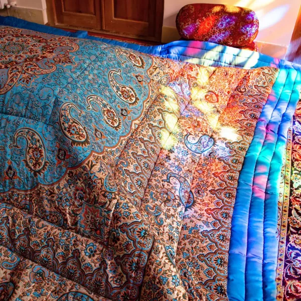 لحاف کرسی دست دوز ترمه طرح نسترن رنگ آبی