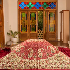 لحاف کرسی دست دوز ترمه طرح نسترن رنگ زرشکی