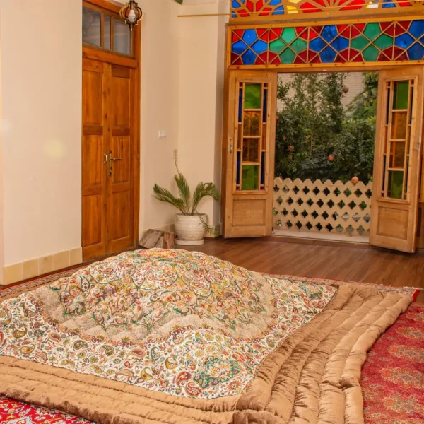 لحاف کرسی دست دوز ترمه طرح اردیبهشت رنگ کرم