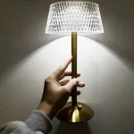 چراغ رومیزی کریستال کاورزون، چراغ رومیزی 3 رنگ ال ای دی رومانتیک الماس با قابلیت کم نور