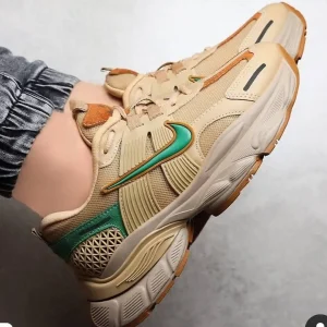 کفش نایک مدل V2K