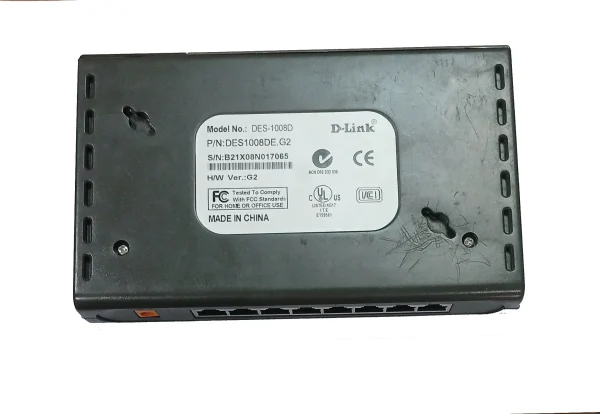 سوییچ 8 پورت D-Link مدل DES-1008D (کارکرده)
