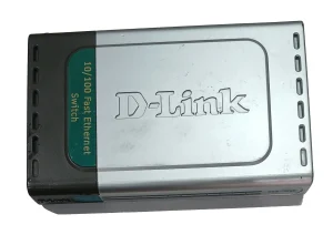 سوییچ 8 پورت D-Link مدل DES-1008D (کارکرده)