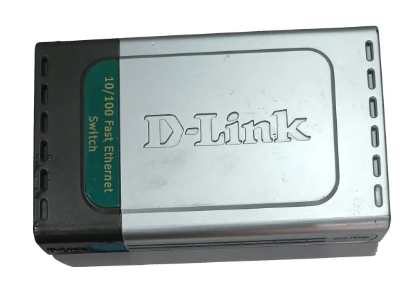سوییچ 8 پورت D-Link مدل DES-1008D (کارکرده)