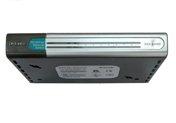 سوییچ 8 پورت D-Link مدل DES-1008D (کارکرده)