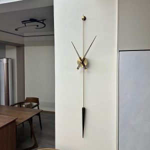 الکتروچشم 67 ساعت دیواری ساده و شیک مدل لئو